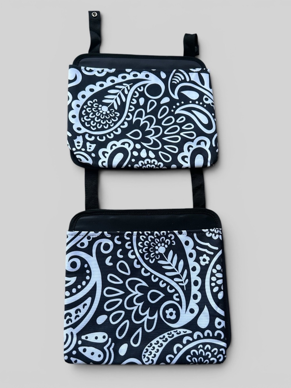 Thirty One set of two pocket a tote accessory organizer bags with snaps